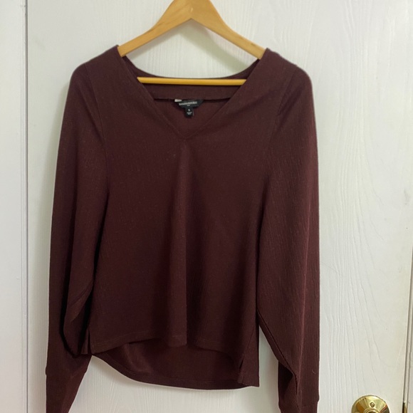 Banana Republic balloon sleeve burgundy blouse - Never Worn - Picture 1 of 4